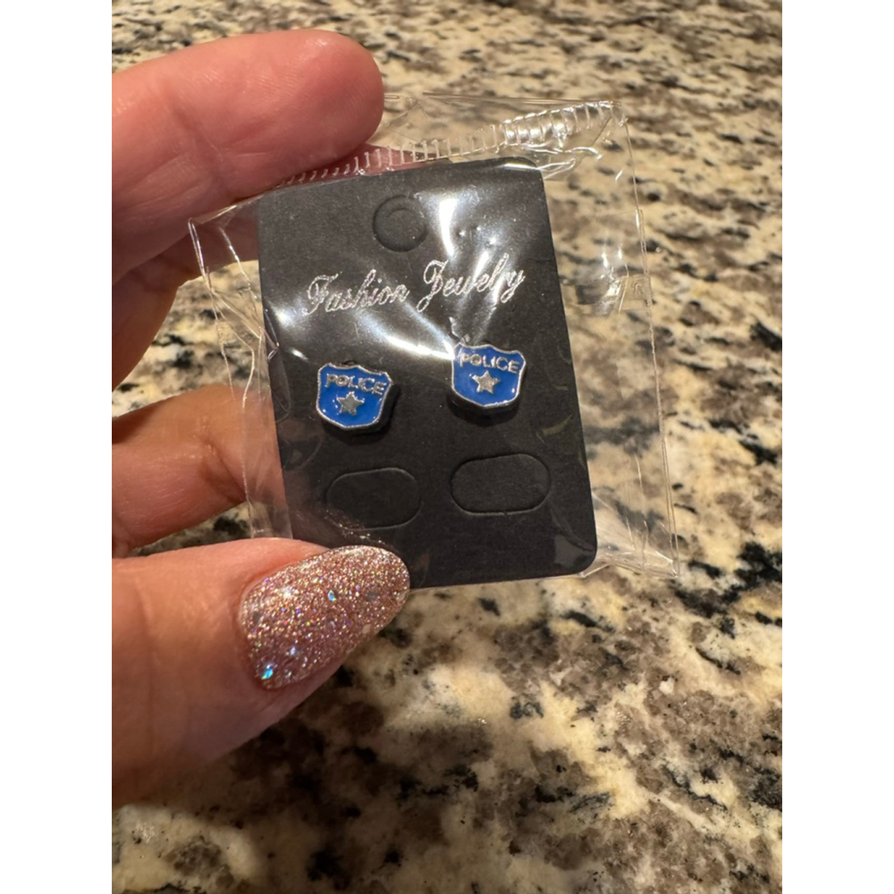 🎁🎁Dainty Police Badge Stud Earrings - Brand New In Package🎁🎁